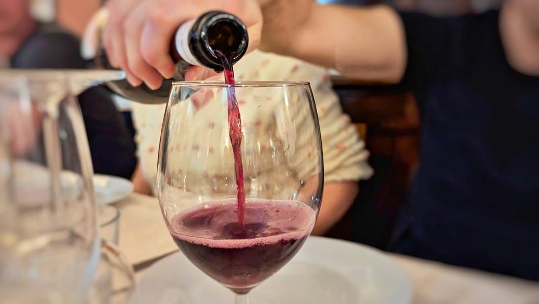 Vini rossi da servire freddi? Sì ai frizzanti: scegli Gutturnio, Bonarda e Barbera
